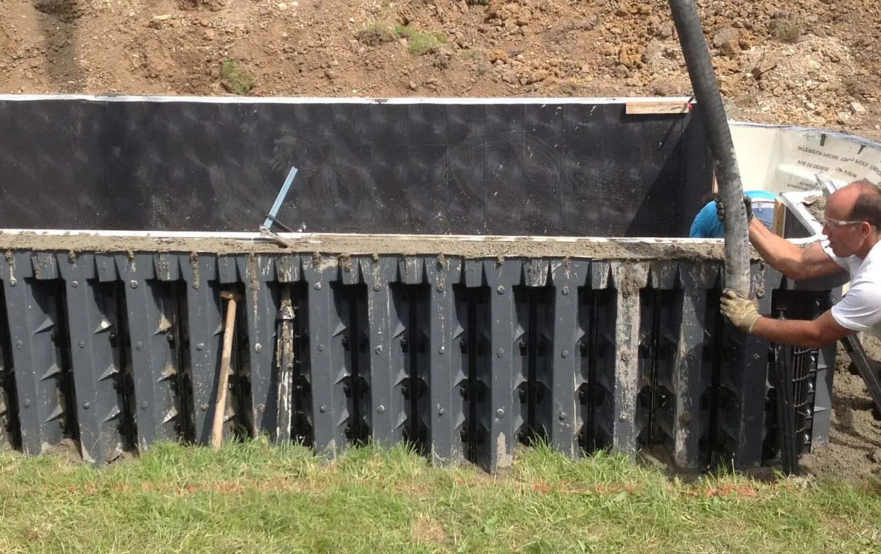 Betonieren Pool Seitenwände Essen